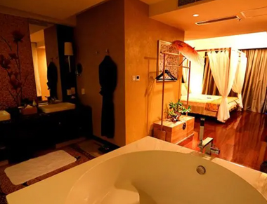 北京东城区养生会所的黄昏恋：当爱情遇上八十岁